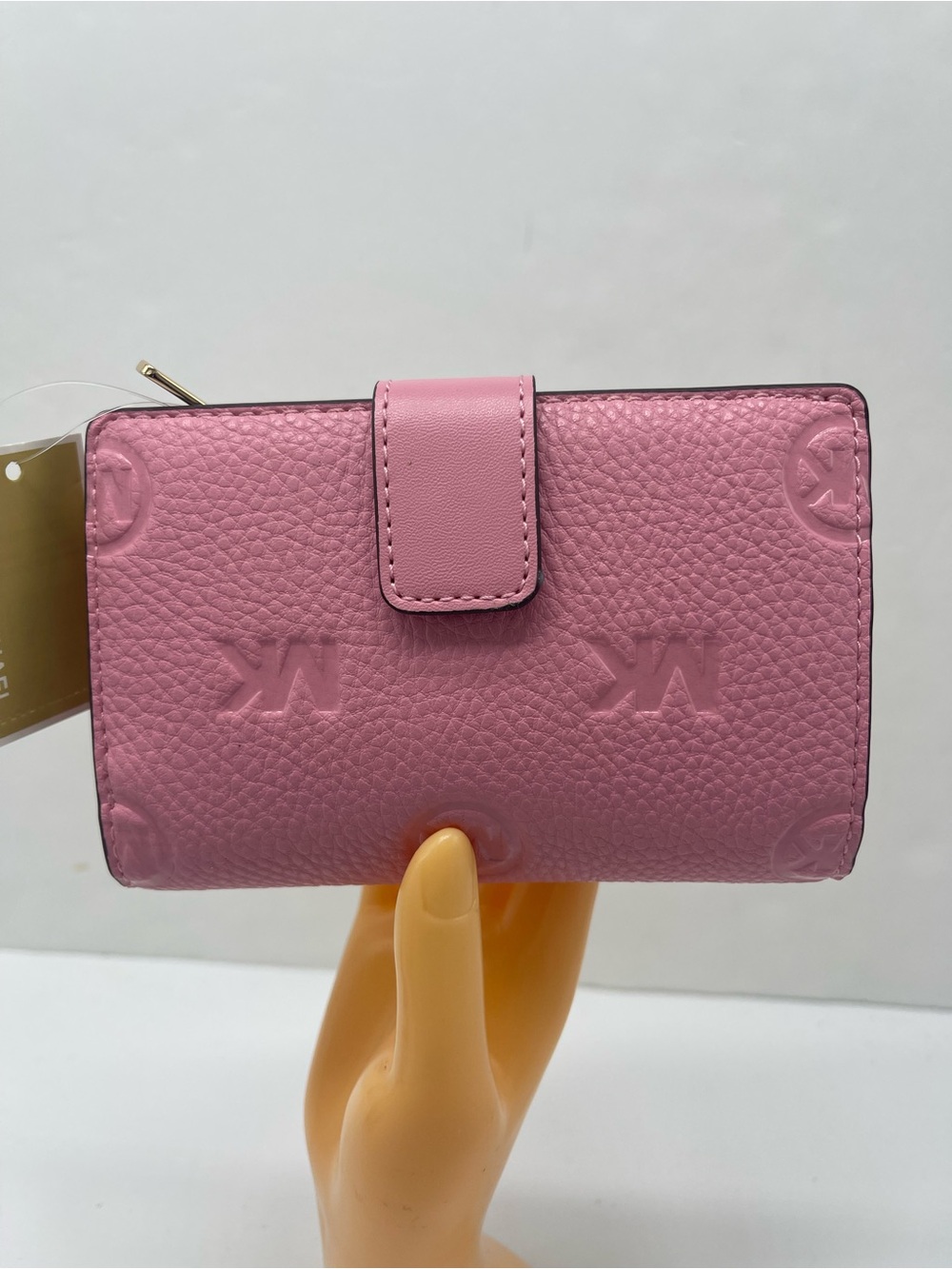 MICHAEL KORS Jet Set Travel Md Zip CoinLogo Debossed Bifold Wallet
Carnation
NWT - Picture 3 of 16